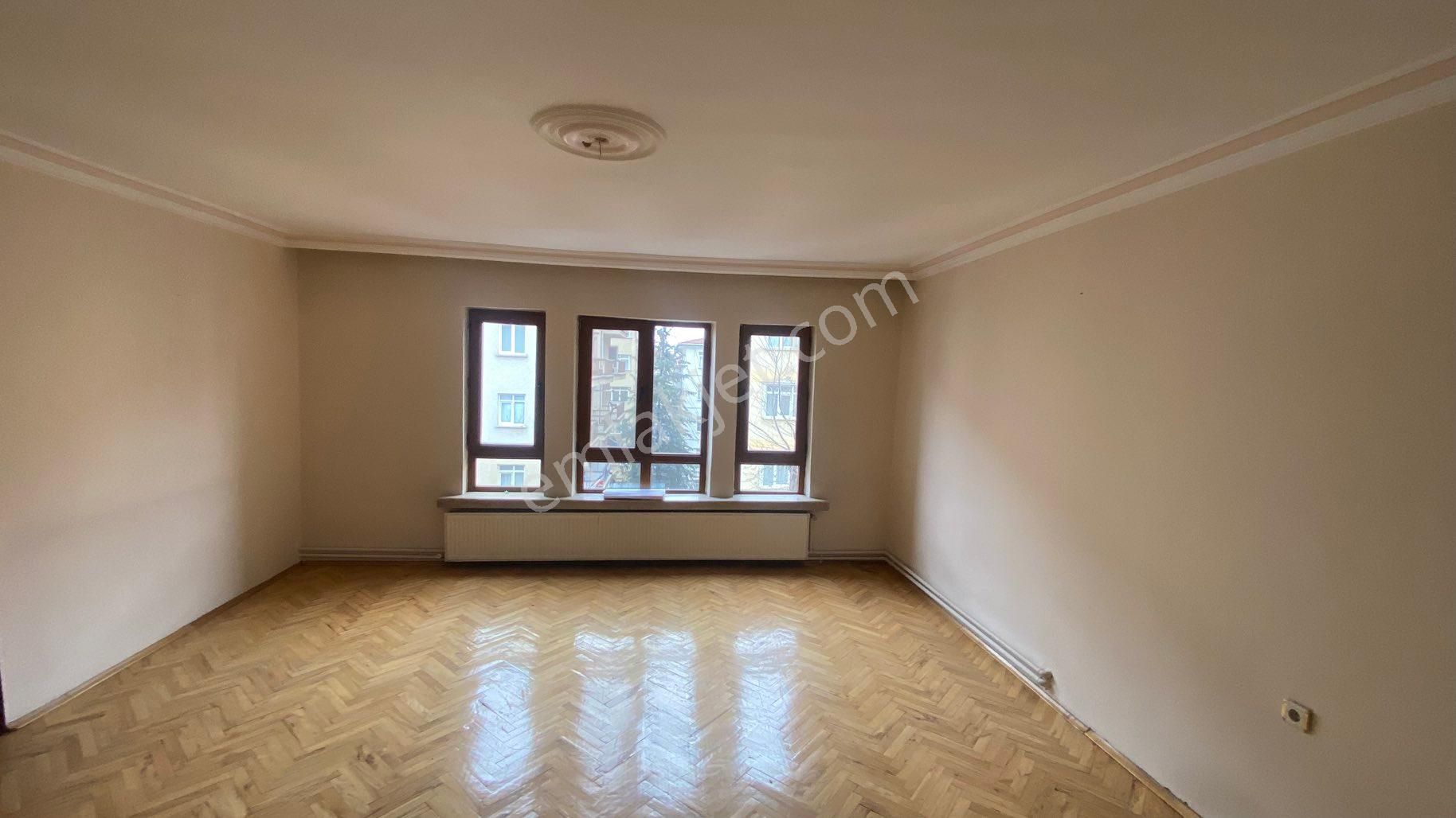 Arslan Emlaktan 6.cadde Üzerinde 3+1 Asansörlü Kiralık Daire