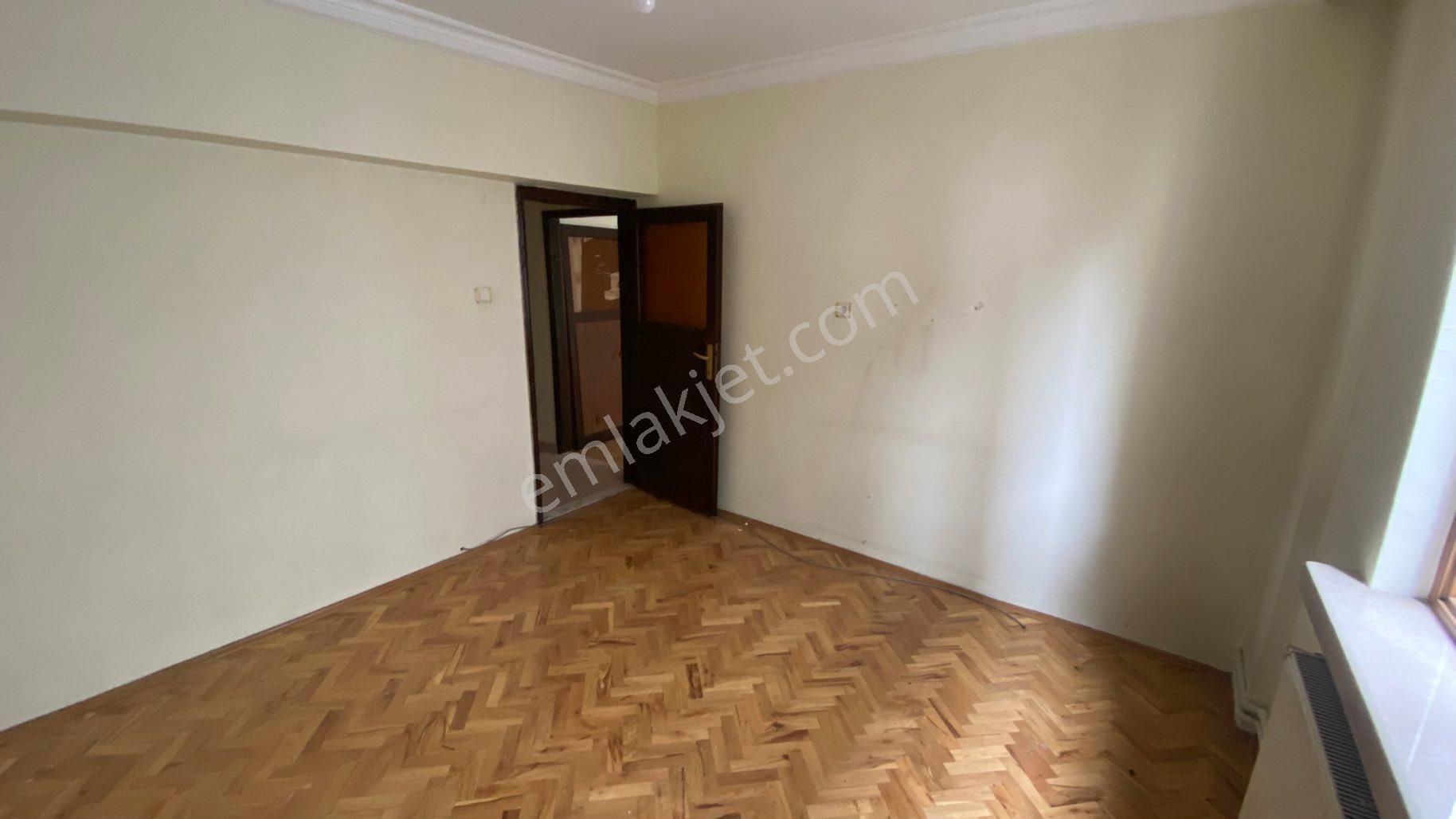 Arslan Emlaktan 6.cadde Üzerinde 3+1 Asansörlü Kiralık Daire - Görsel 18