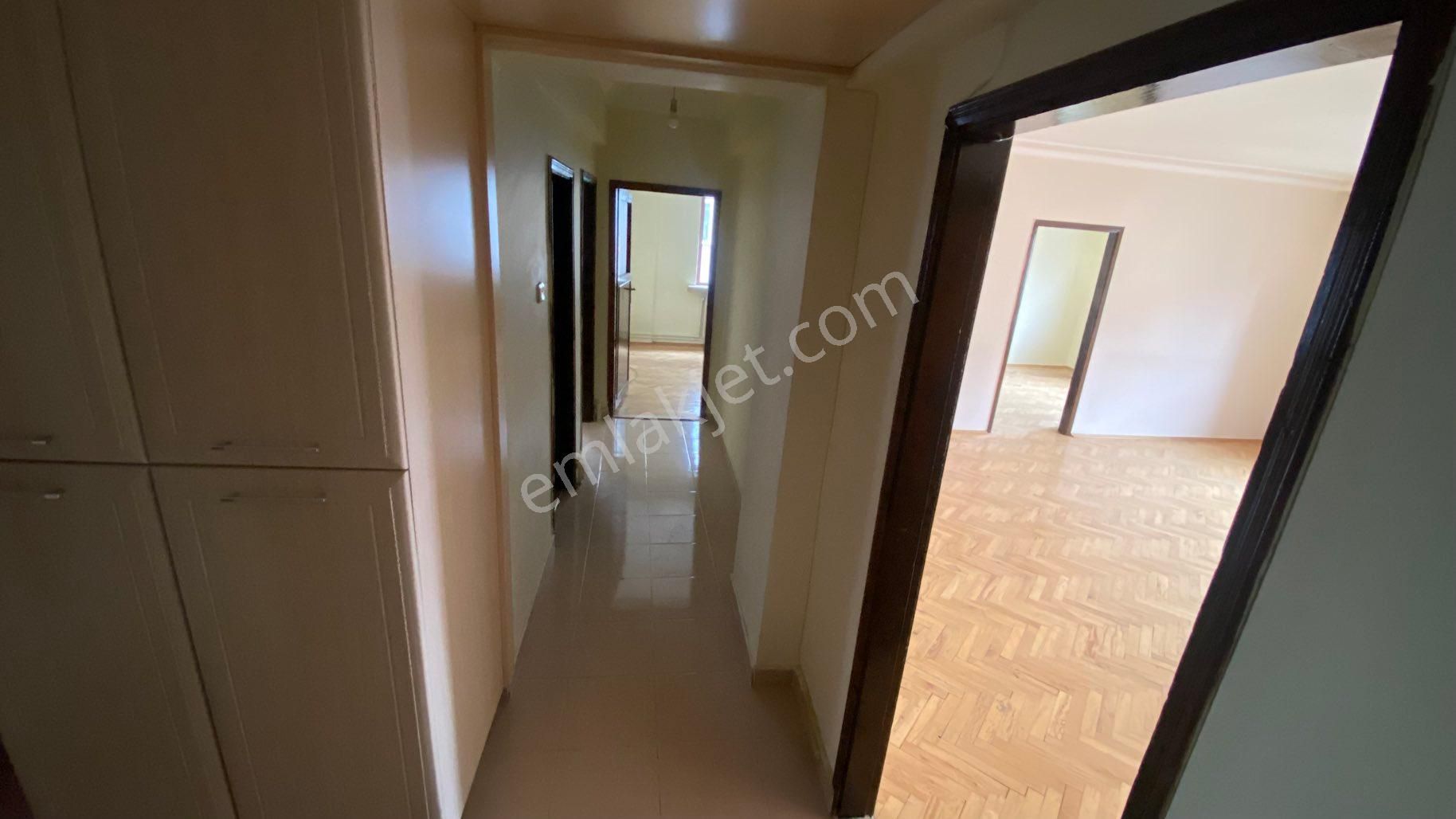 Arslan Emlaktan 6.cadde Üzerinde 3+1 Asansörlü Kiralık Daire - Görsel 13