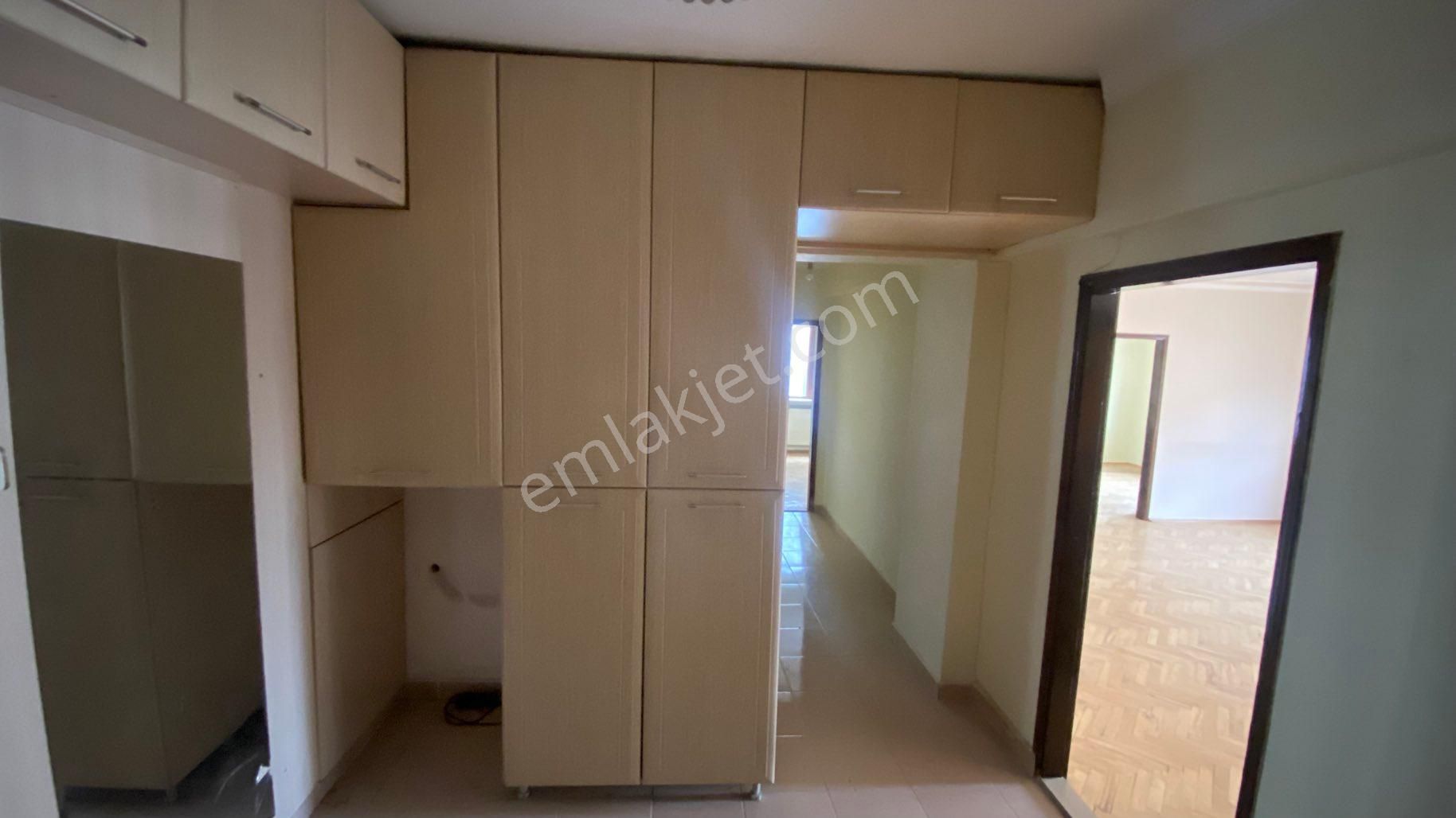 Arslan Emlaktan 6.cadde Üzerinde 3+1 Asansörlü Kiralık Daire - Görsel 12