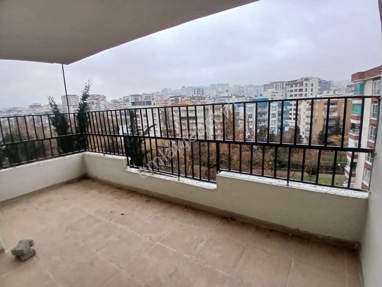 Akev Gayrimenkul'den Kköprü Karşıyaka'da 4+1 Ara Kat Daire - Görsel 26