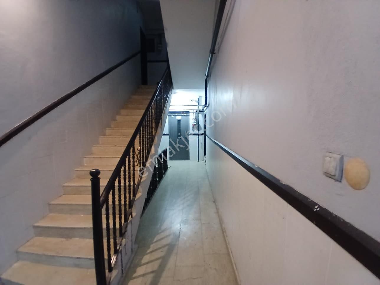 Akev Gayrimenkul'den Kköprü Karşıyaka'da 4+1 Ara Kat Daire - Görsel 30