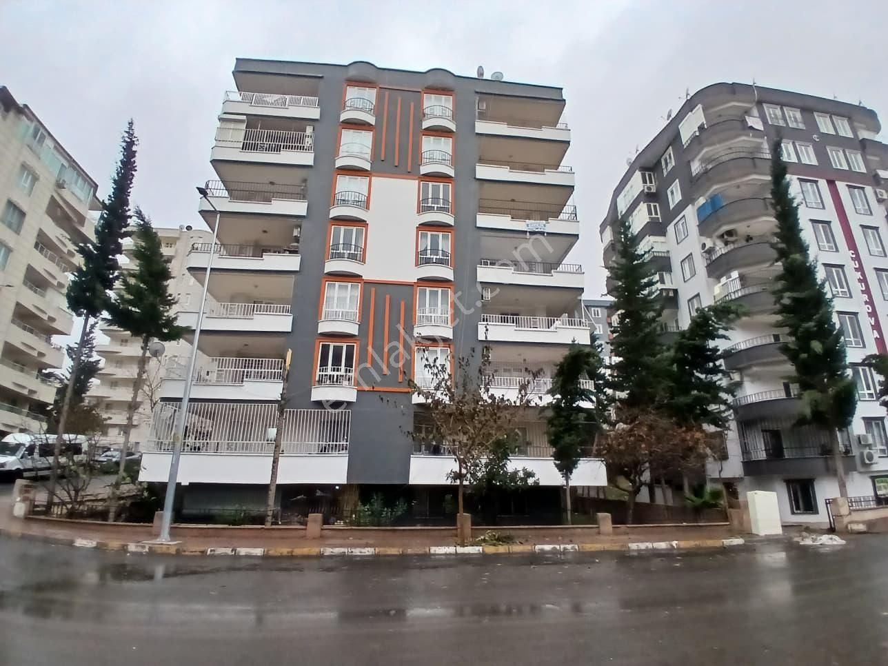 Akev Gayrimenkul'den Kköprü Karşıyaka'da 4+1 Ara Kat Daire