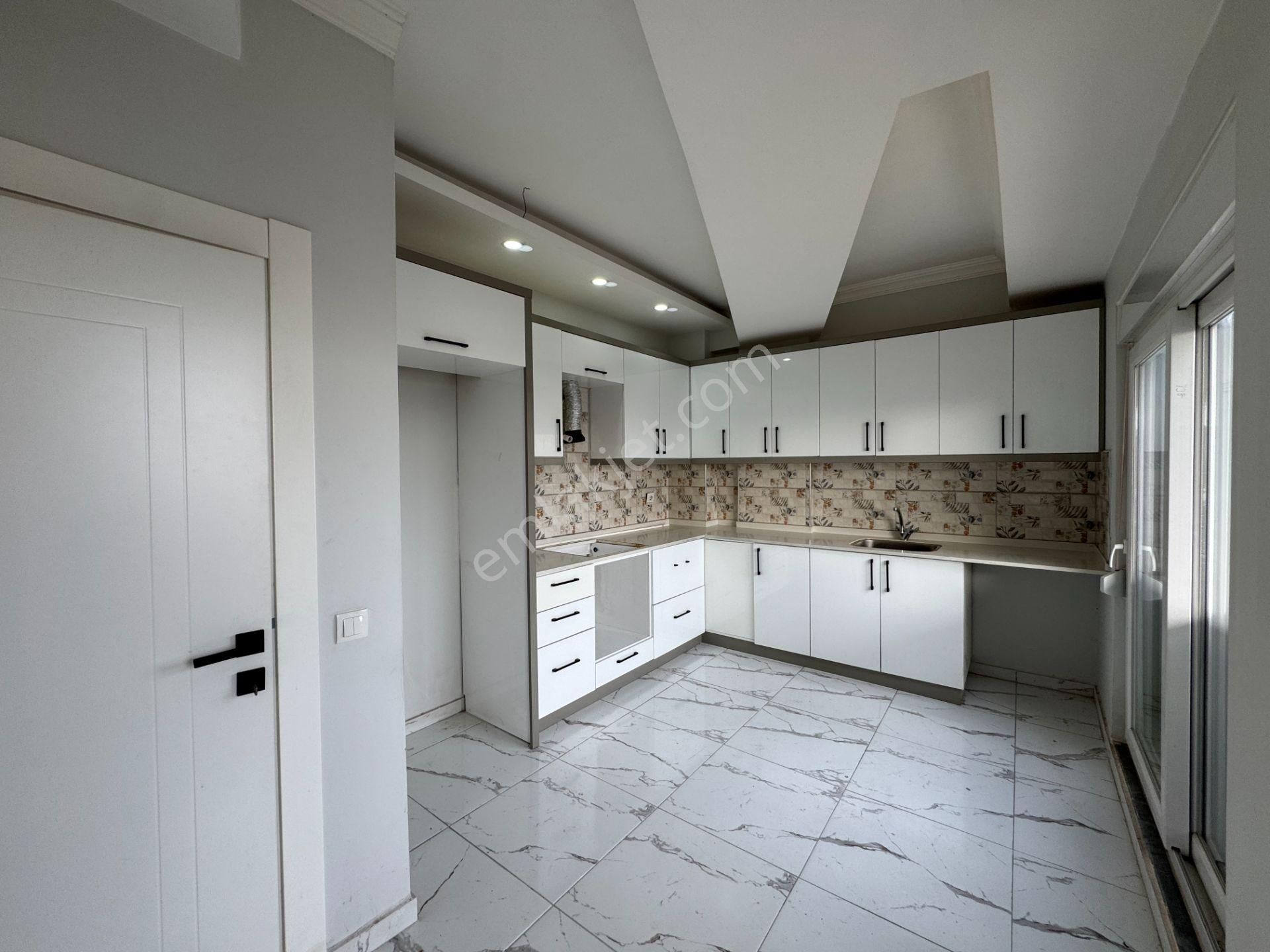 Mevlana Cadde Arkasında Çift Banyolu Sıfır 4+1 Fırsat Daire - Görsel 8