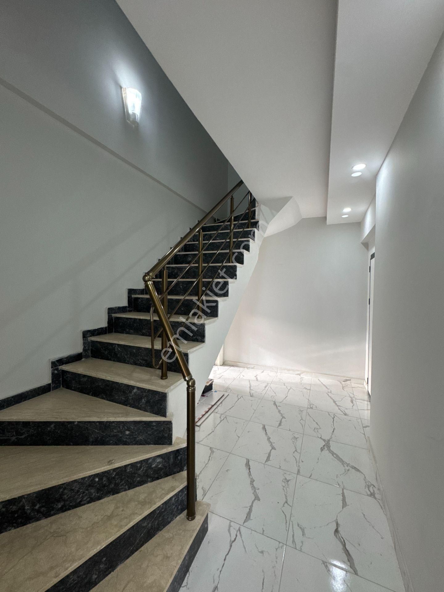 Mevlana Cadde Arkasında Çift Banyolu Sıfır 4+1 Fırsat Daire - Görsel 21