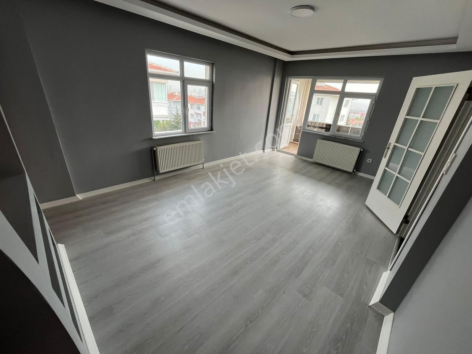 Fatih Mah 3+1 Ful Yapılı 4. Katta Ön Cephe Kiralık Daire - Görsel 24