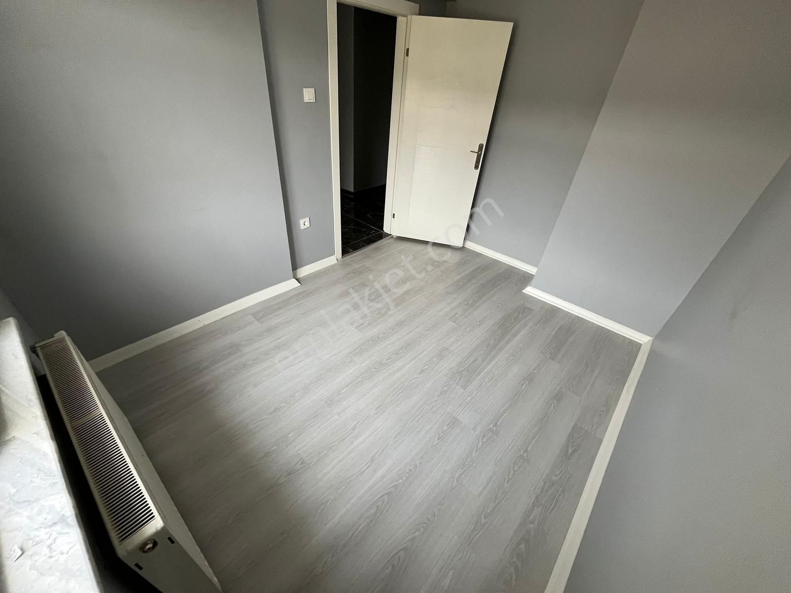 Fatih Mah 3+1 Ful Yapılı 4. Katta Ön Cephe Kiralık Daire - Görsel 5