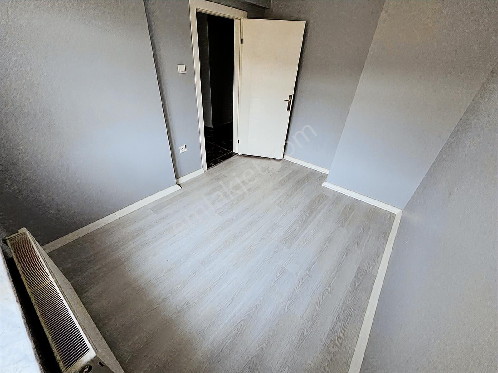 Fatih Mah 3+1 Ful Yapılı 4. Katta Ön Cephe Kiralık Daire - Görsel 35