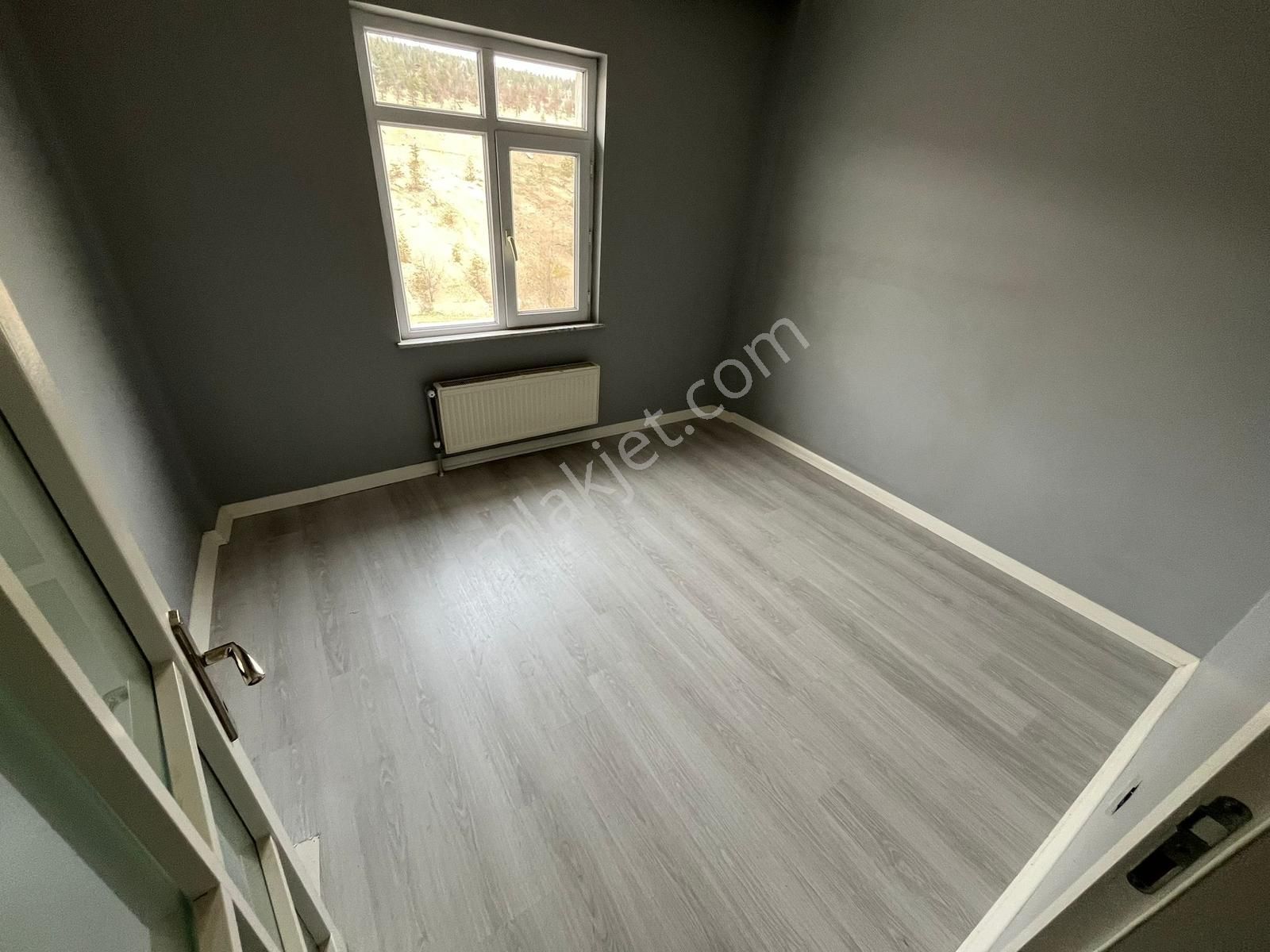Fatih Mah 3+1 Ful Yapılı 4. Katta Ön Cephe Kiralık Daire - Görsel 12