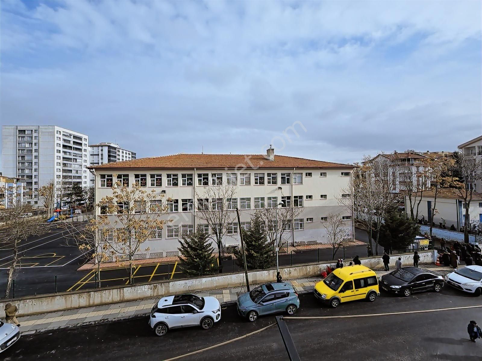 Topçu'da Merkezi Konum Geniş Ful Yapılı Arakat Satılık 3+1 Daire - Görsel 13