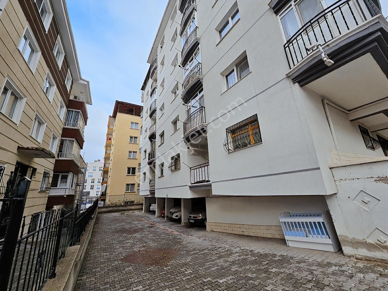 Topçu'da Merkezi Konum Geniş Ful Yapılı Arakat Satılık 3+1 Daire - Görsel 7