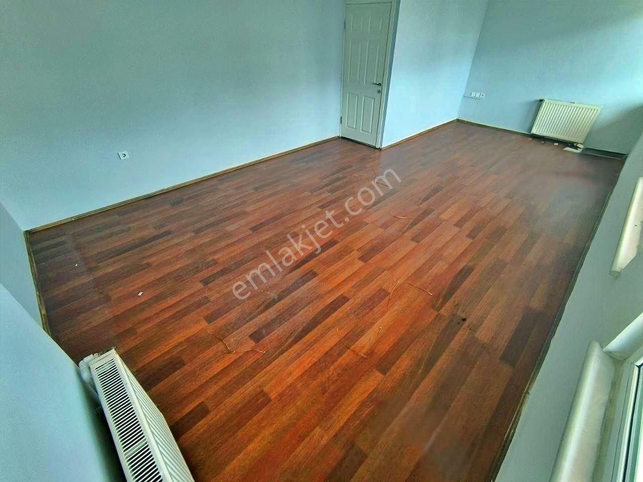 Uytundan Edremit Meydan Plazada 1+1 Ayrı Mutfaklı Kiralık Dükkan - Görsel 7
