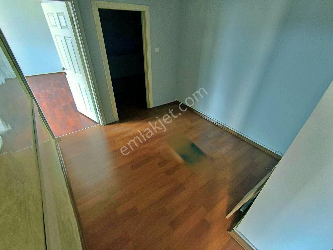 Uytundan Edremit Meydan Plazada 1+1 Ayrı Mutfaklı Kiralık Dükkan - Görsel 30