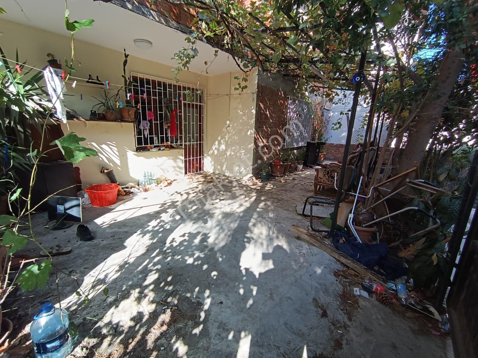 Esenyalı Fatih Mahallesinde Satılık 240m2 Arsa İçinde Müstakil 3 Kat Ev - Görsel 27