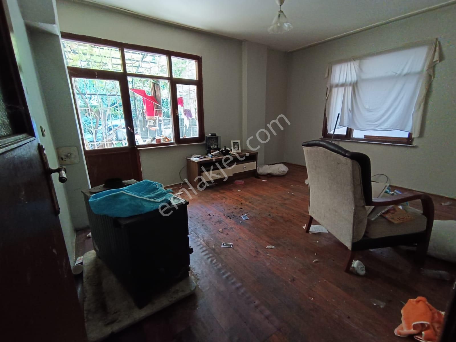 Esenyalı Fatih Mahallesinde Satılık 240m2 Arsa İçinde Müstakil 3 Kat Ev - Görsel 4