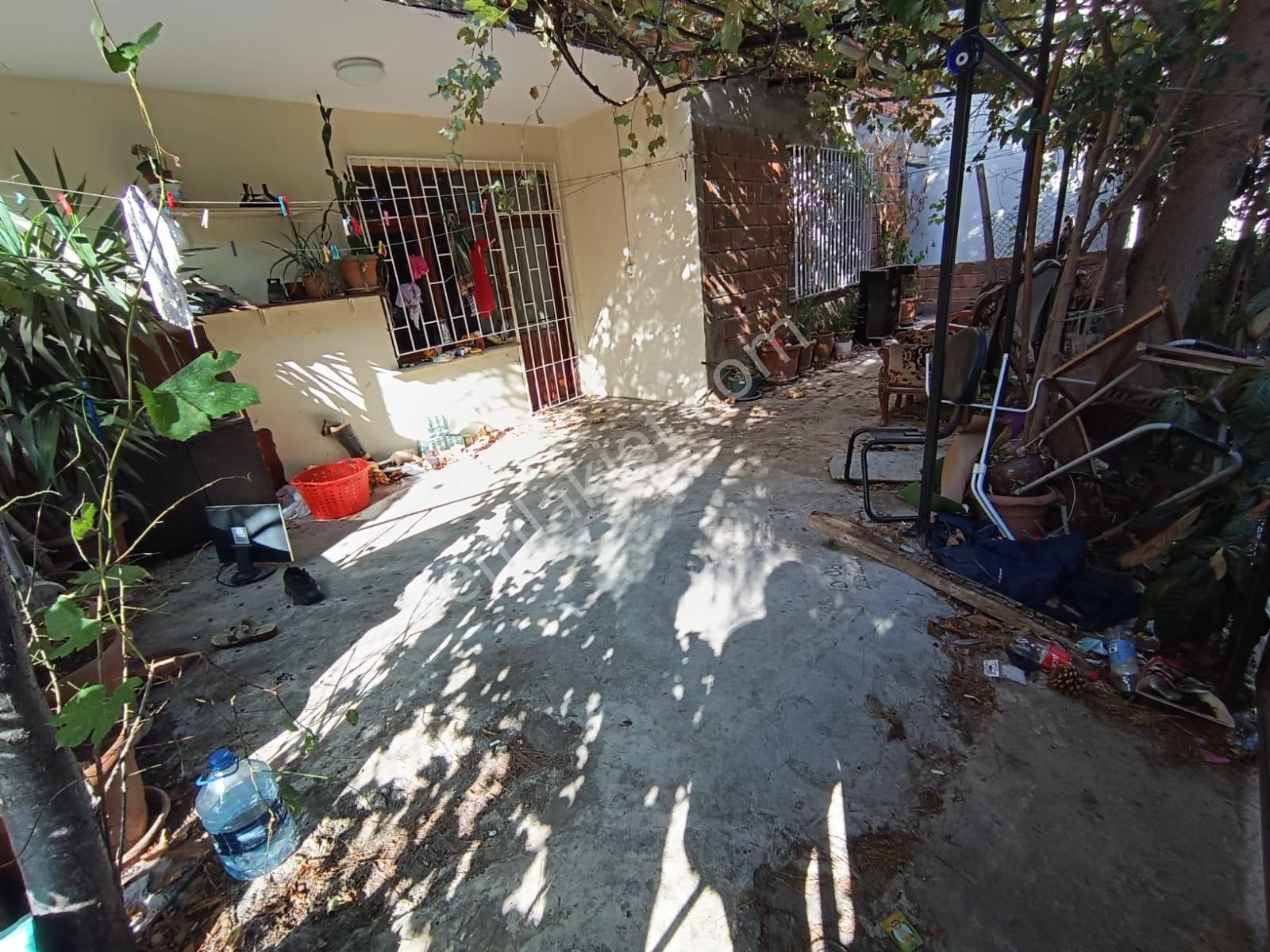 Esenyalı Fatih Mahallesinde Satılık 240m2 Arsa İçinde Müstakil 3 Kat Ev - Görsel 24