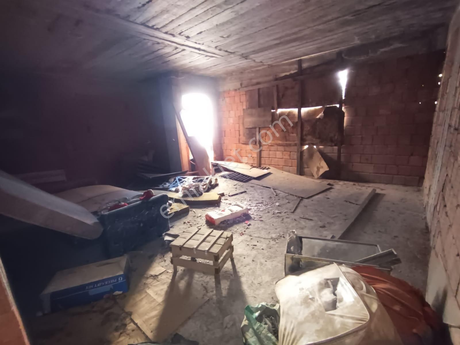 Esenyalı Fatih Mahallesinde Satılık 240m2 Arsa İçinde Müstakil 3 Kat Ev - Görsel 13