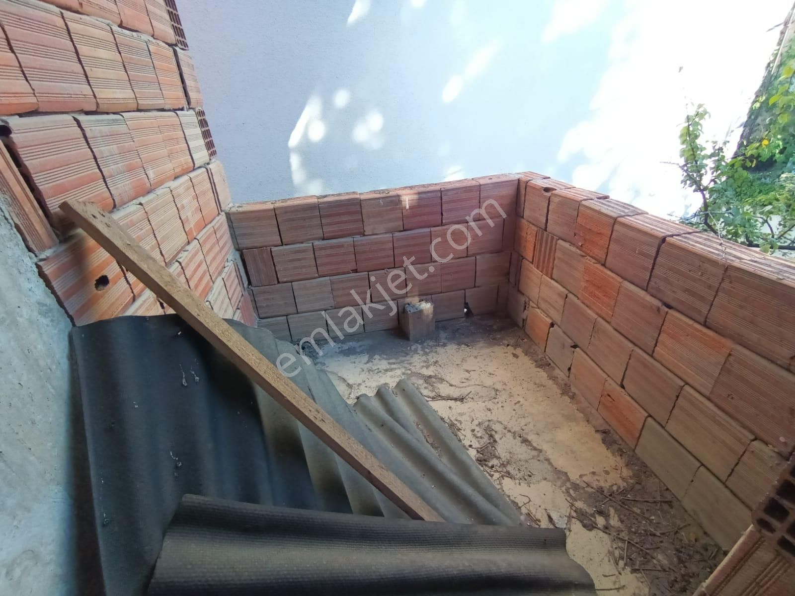 Esenyalı Fatih Mahallesinde Satılık 240m2 Arsa İçinde Müstakil 3 Kat Ev - Görsel 14