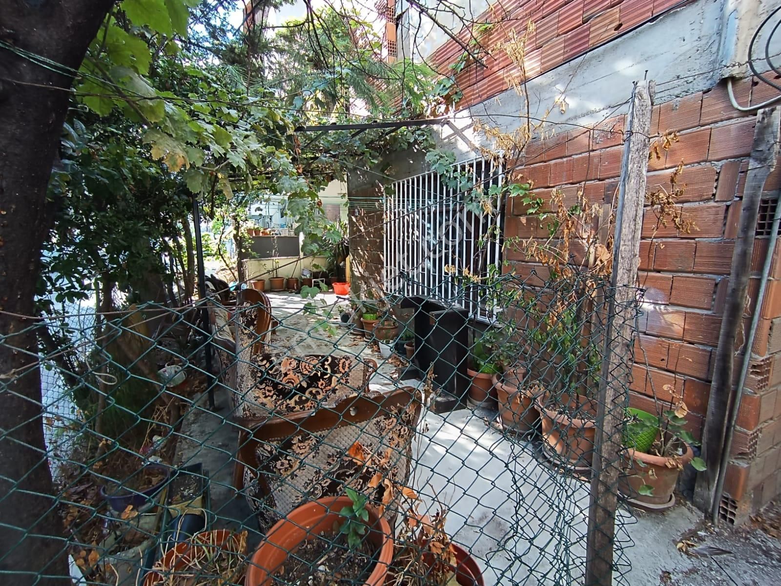 Esenyalı Fatih Mahallesinde Satılık 240m2 Arsa İçinde Müstakil 3 Kat Ev - Görsel 25