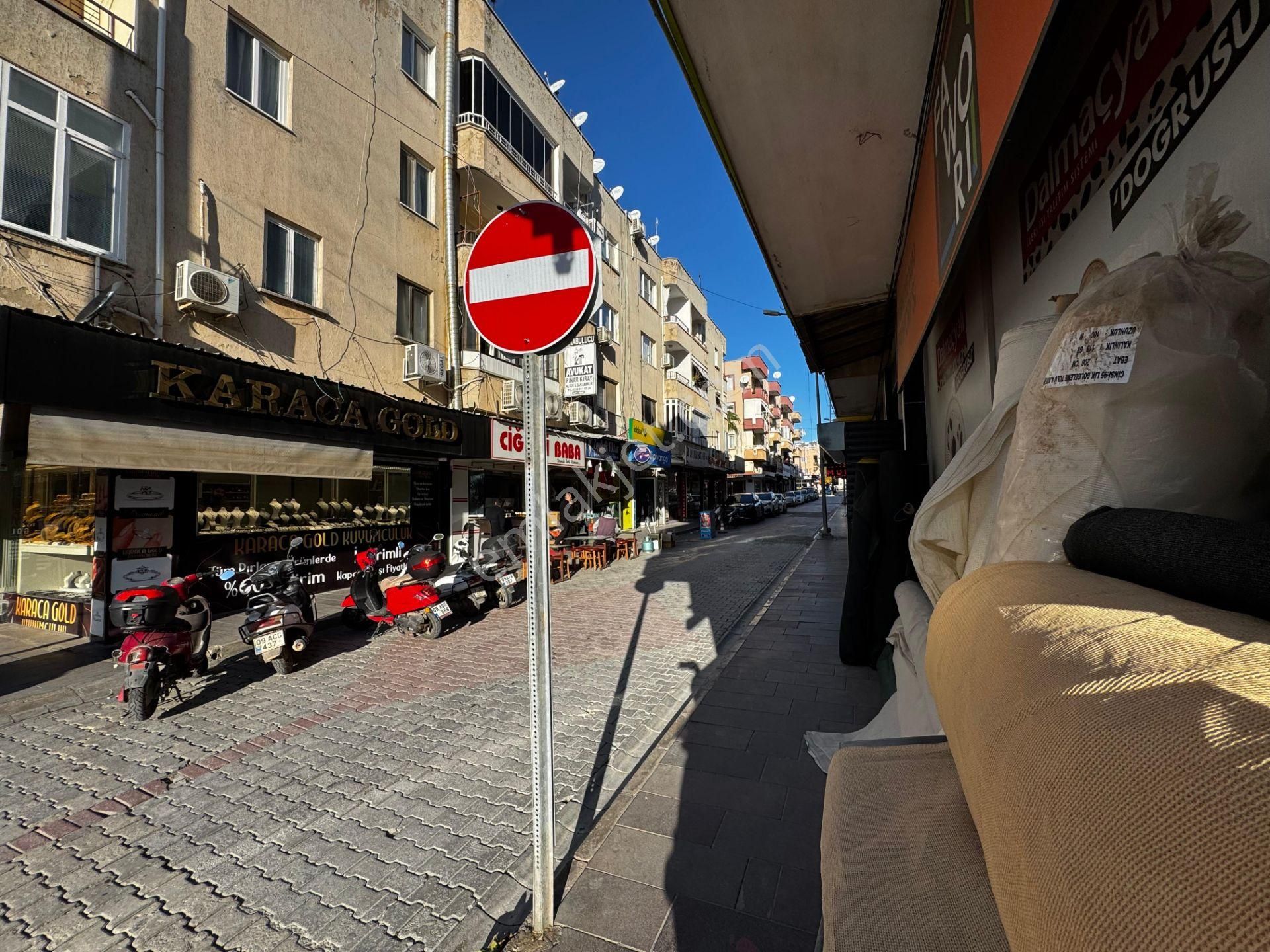 Devren Kiralık Hazır Müşterili Kozmetik Ve Parfümeri Dükkanı - Görsel 4