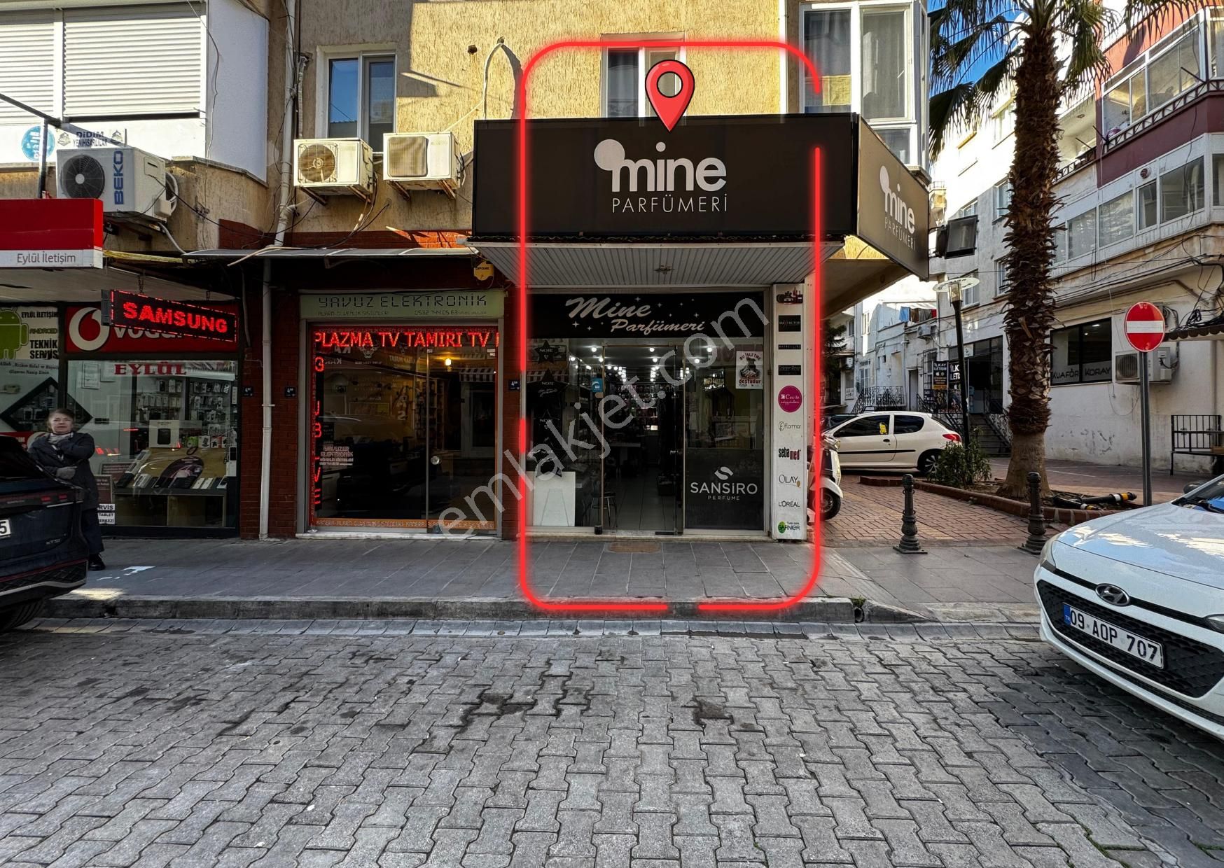 Devren Kiralık Hazır Müşterili Kozmetik Ve Parfümeri Dükkanı - Görsel 2