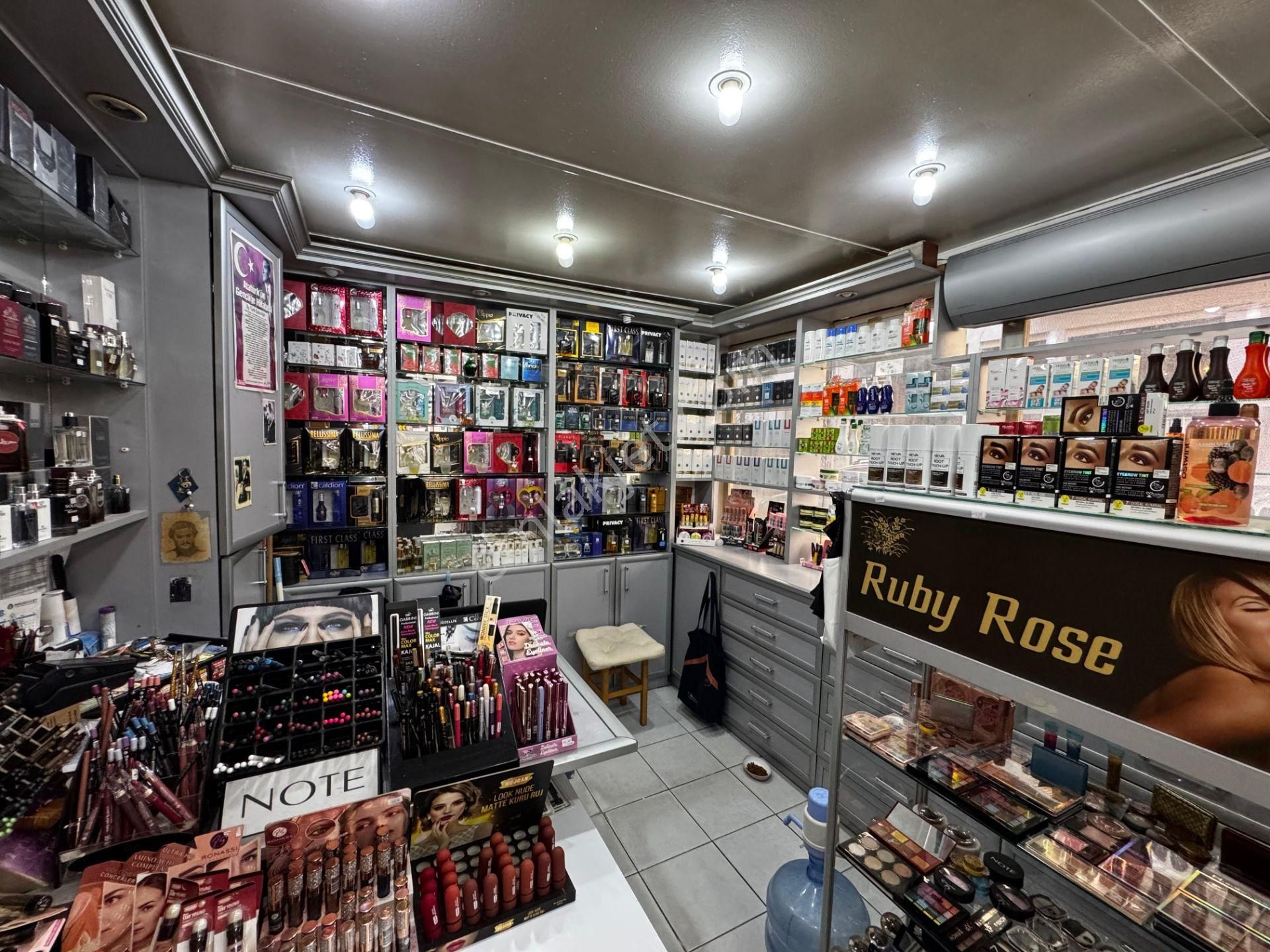 Devren Kiralık Hazır Müşterili Kozmetik Ve Parfümeri Dükkanı - Görsel 10