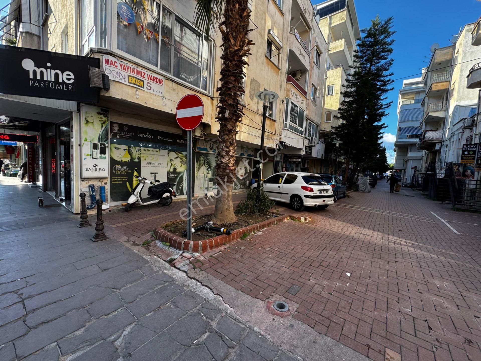 Devren Kiralık Hazır Müşterili Kozmetik Ve Parfümeri Dükkanı - Görsel 21