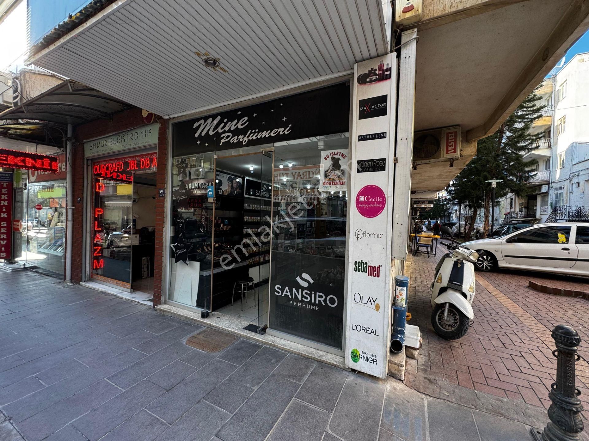 Devren Kiralık Hazır Müşterili Kozmetik Ve Parfümeri Dükkanı - Görsel 13