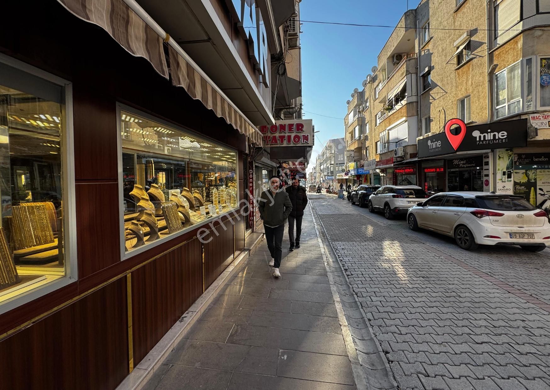 Devren Kiralık Hazır Müşterili Kozmetik Ve Parfümeri Dükkanı - Görsel 16