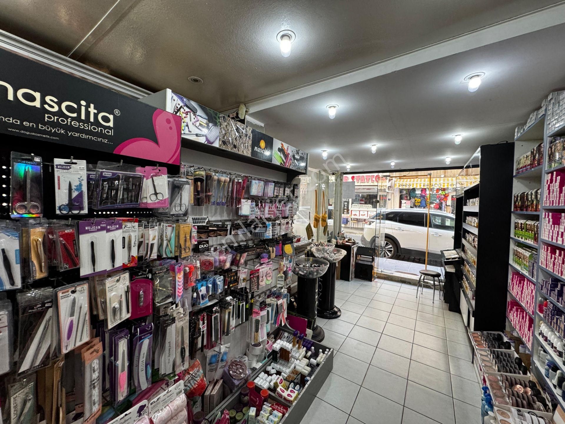 Devren Kiralık Hazır Müşterili Kozmetik Ve Parfümeri Dükkanı - Görsel 9
