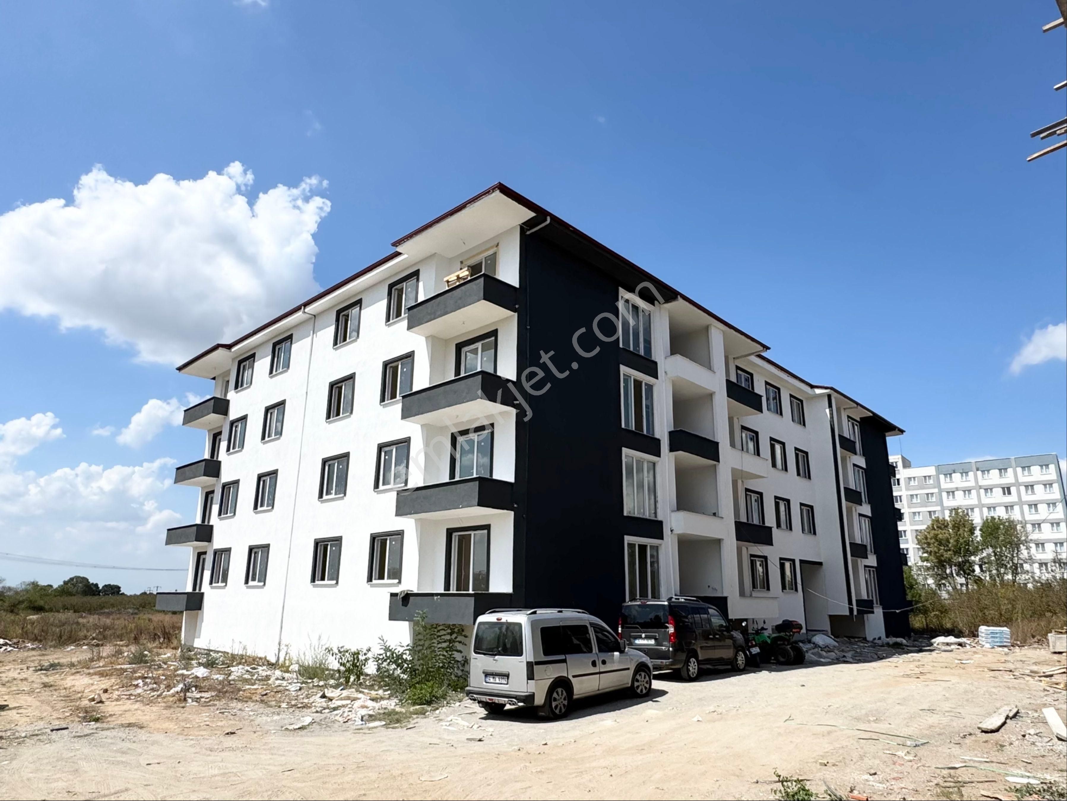 Emlak Evim'den Çiftlik Mah'de Satılık 3+1 Daire