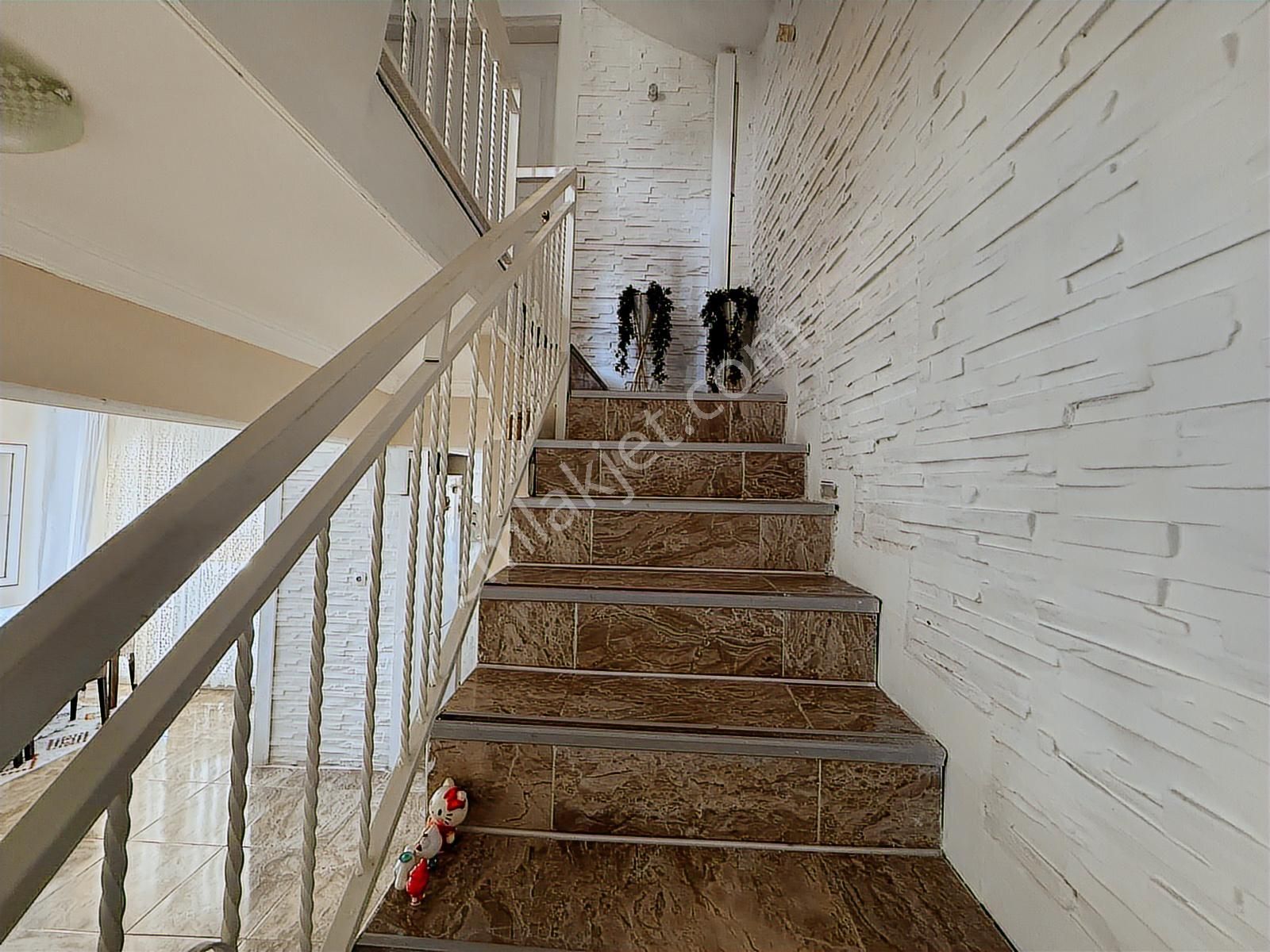 Seferihisar Akarcada Deniz Manzaralı Havuzlu Tripleks Villa - Görsel 12