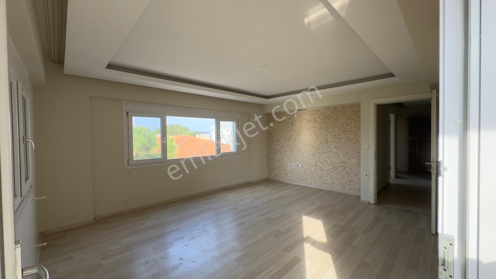 C.b.route | Dikili İsmetpaşada Çarşı İçinde Kiralık Ferah Daire - Görsel 7