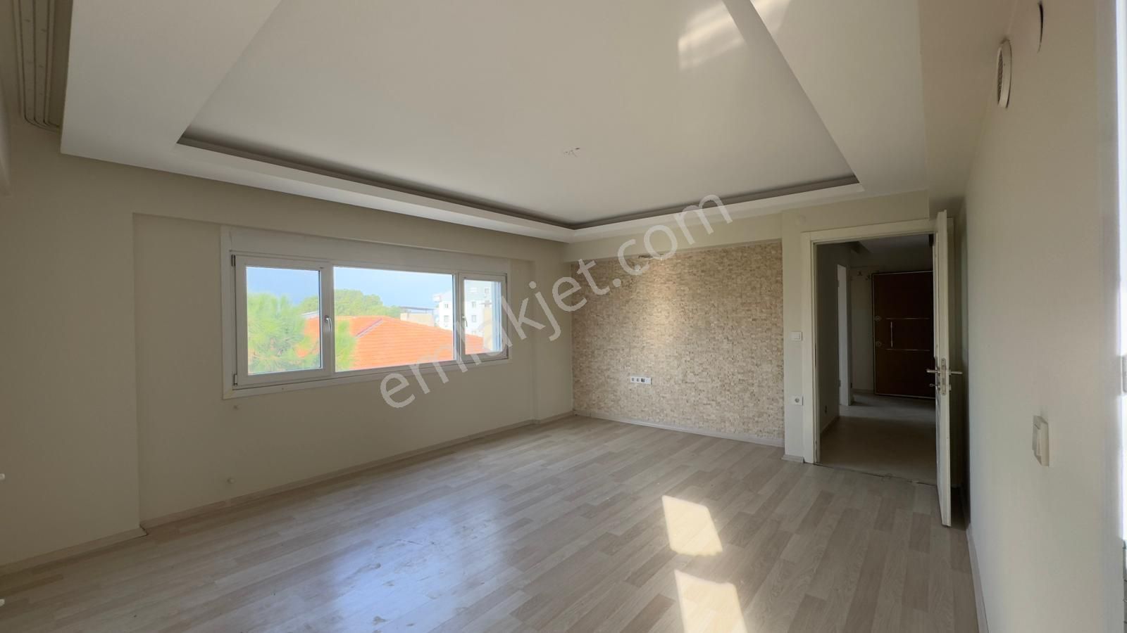 C.b.route | Dikili İsmetpaşada Çarşı İçinde Kiralık Ferah Daire - Görsel 6