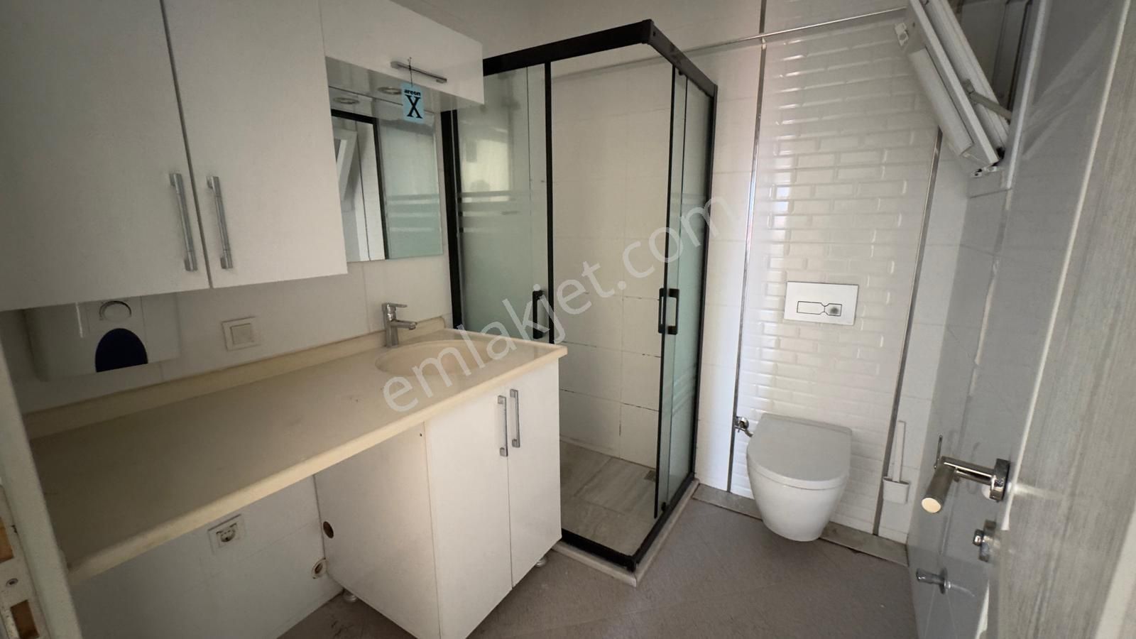 C.b.route | Dikili İsmetpaşada Çarşı İçinde Kiralık Ferah Daire - Görsel 12