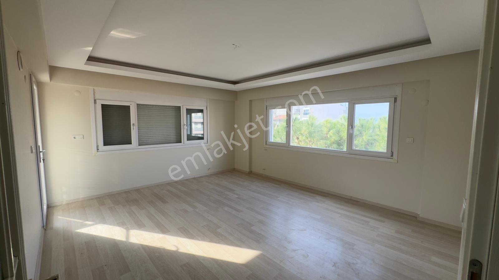 C.b.route | Dikili İsmetpaşada Çarşı İçinde Kiralık Ferah Daire - Görsel 8