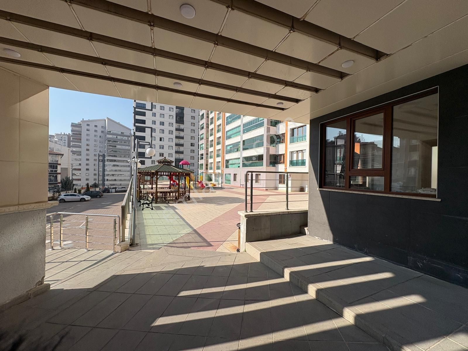 Relax'tan Fırsat 4+1 210 M2 Site İçerisinde Dairemiz Şuan Boştur - Görsel 30