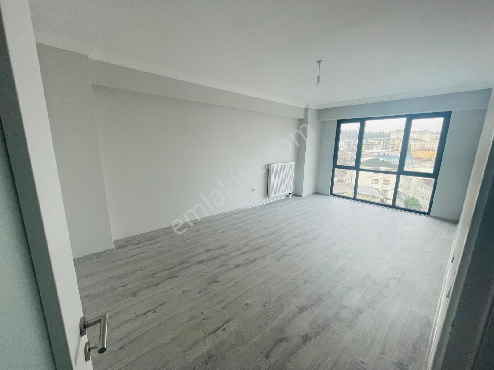 Ankara Caddesi Yeni Sitede 2+1 Ebeveyn Banyolu Kiralık Daire - Görsel 2