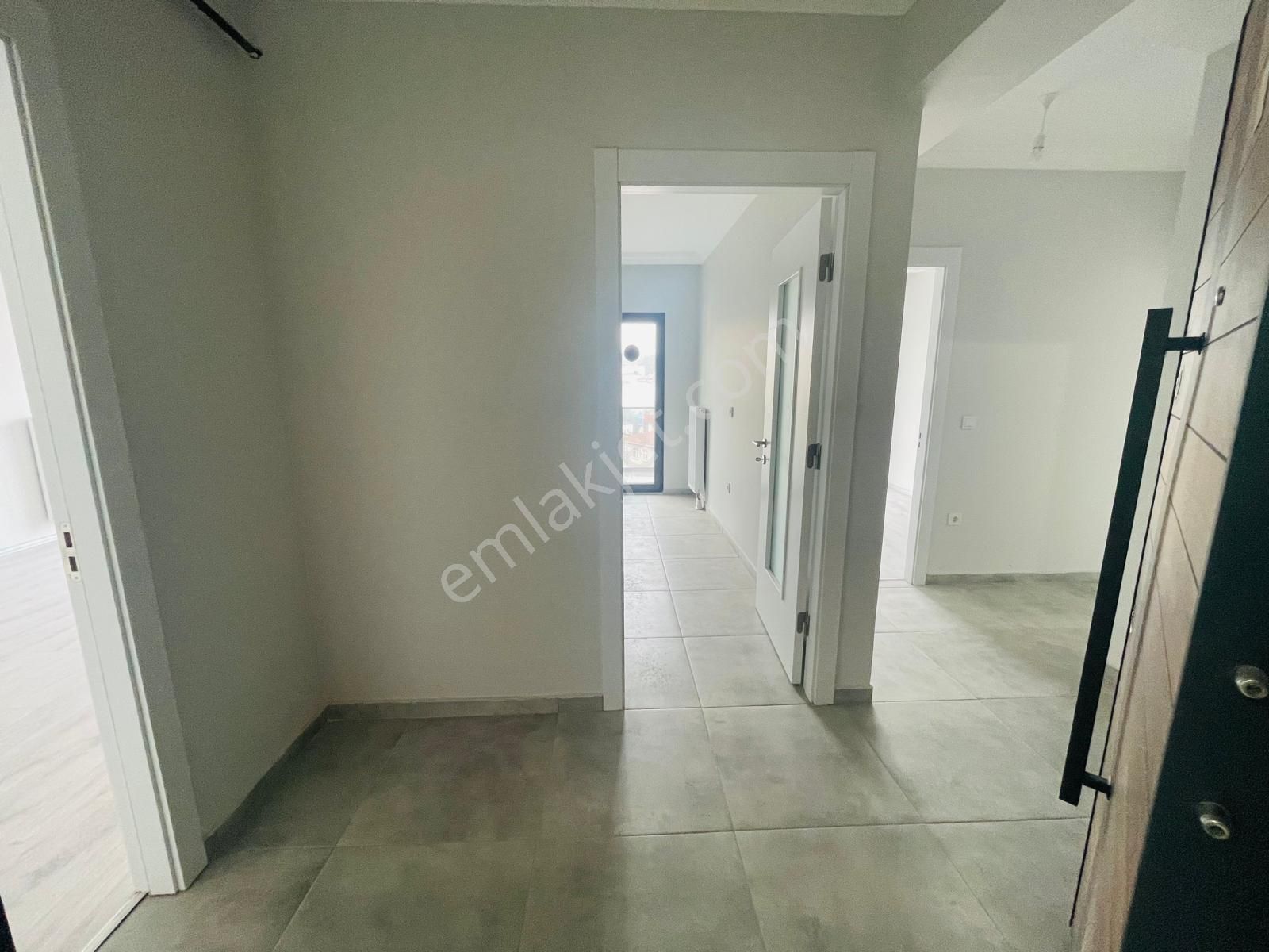 Ankara Caddesi Yeni Sitede 2+1 Ebeveyn Banyolu Kiralık Daire - Görsel 7