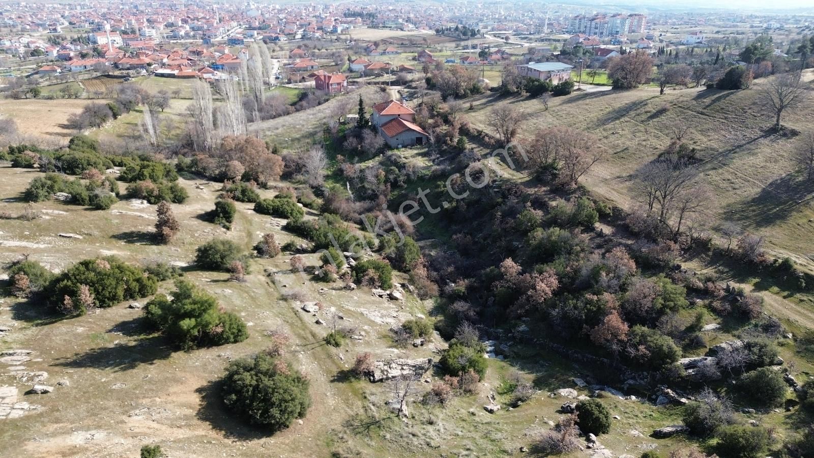 Eşme Kemer'de 3714 M² İçinde Satılık 3+1 Müstakil Ev & Depo - Görsel 10