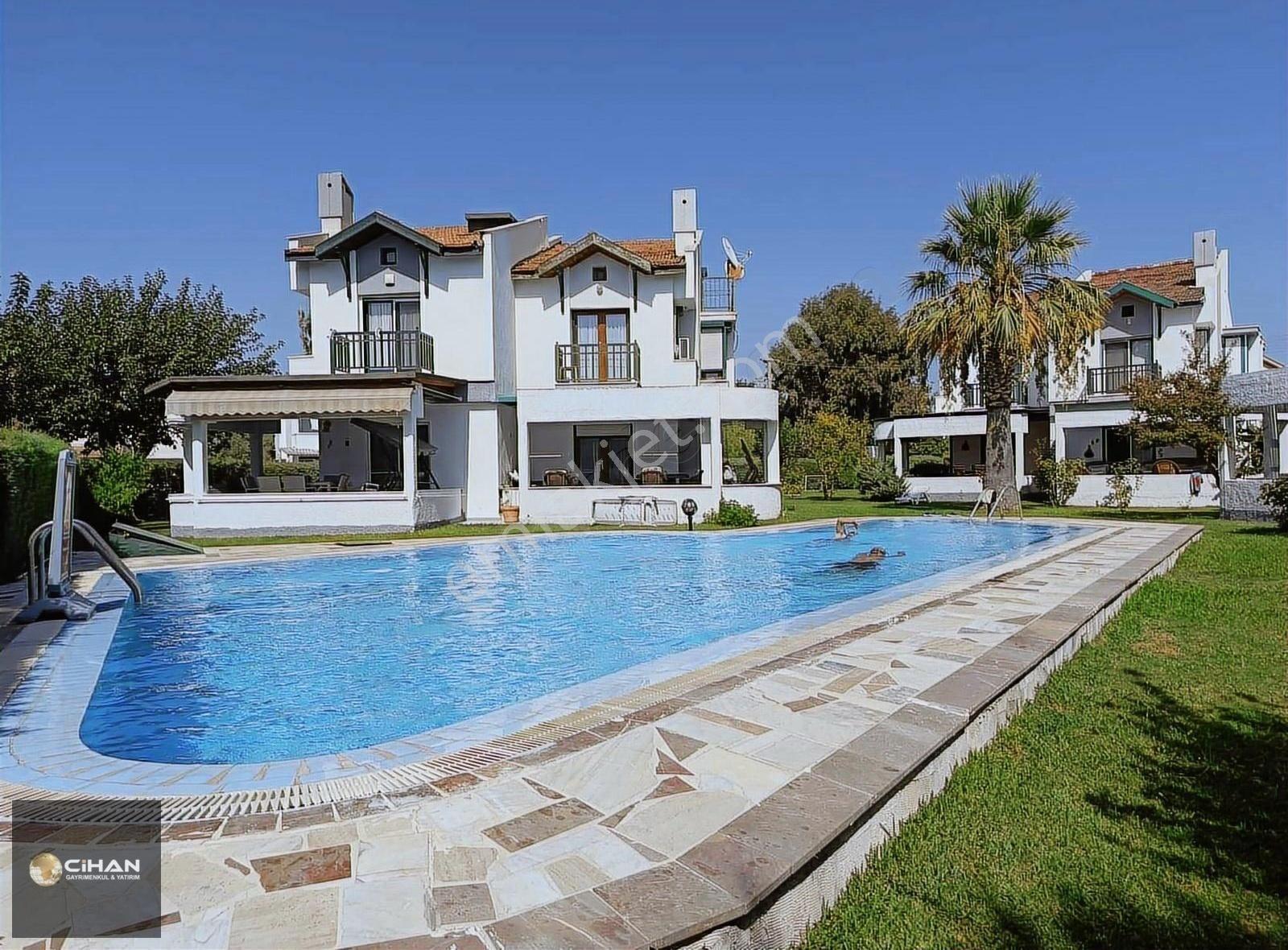 Kuşadası'nda Denize 100mt Müstakil Yazlık - Görsel 12