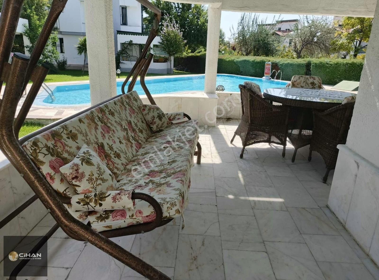 Kuşadası'nda Denize 100mt Müstakil Yazlık - Görsel 23