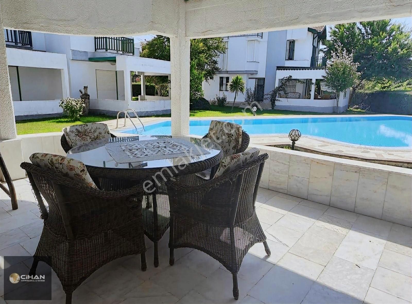 Kuşadası'nda Denize 100mt Müstakil Yazlık - Görsel 2