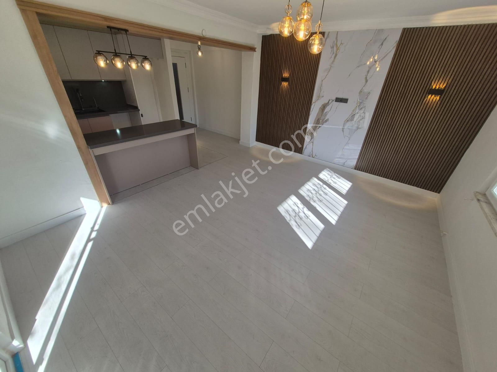 Poyraz Gayrimenkul'den Deniz'e 500metre 2+1 Yüksek Giriş Satılık Daire
