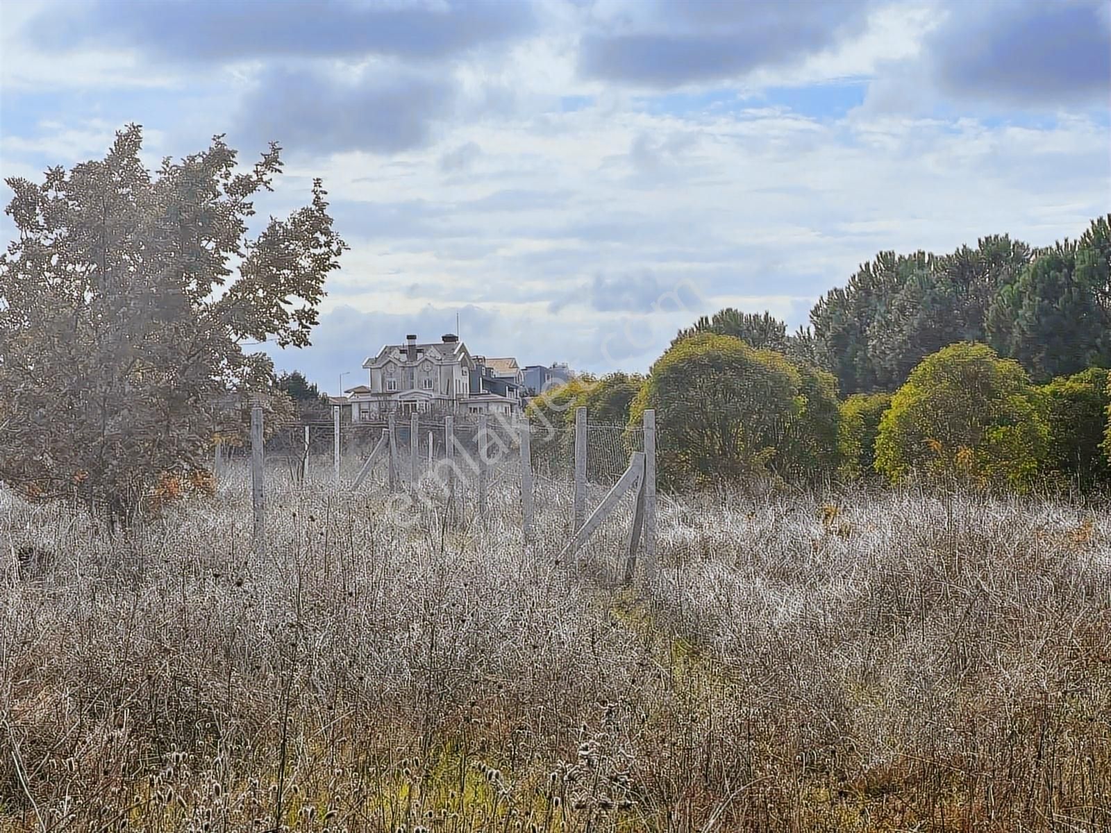 Tepekent Villalarının Dibinde Emsalsiz Yatırımlık Yol Cephe Arsa - Görsel 4