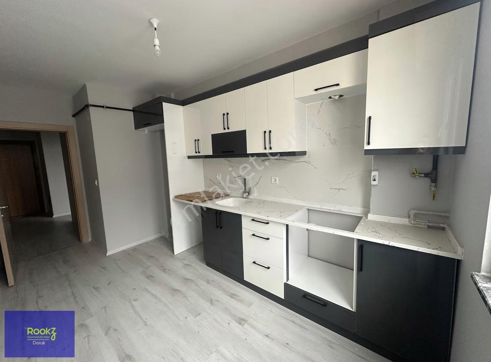 Rookzdoruk'dan Sultanbeyli Merkez'de Sıfır Arakat Lüks Geniş 2+1 - Görsel 13