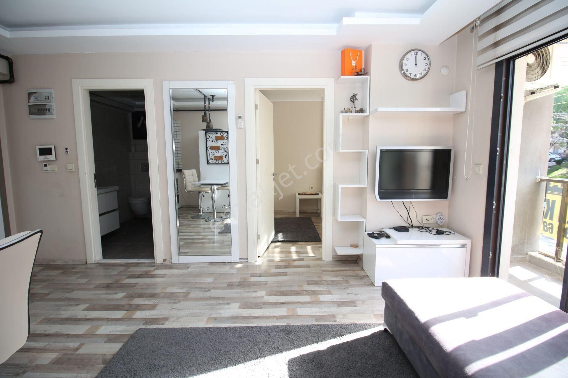 İkçü Yakını Yeni Binada Asansörlü,otoparklı,d.gazlı Eşyalı 1+1 Daire. - Görsel 6