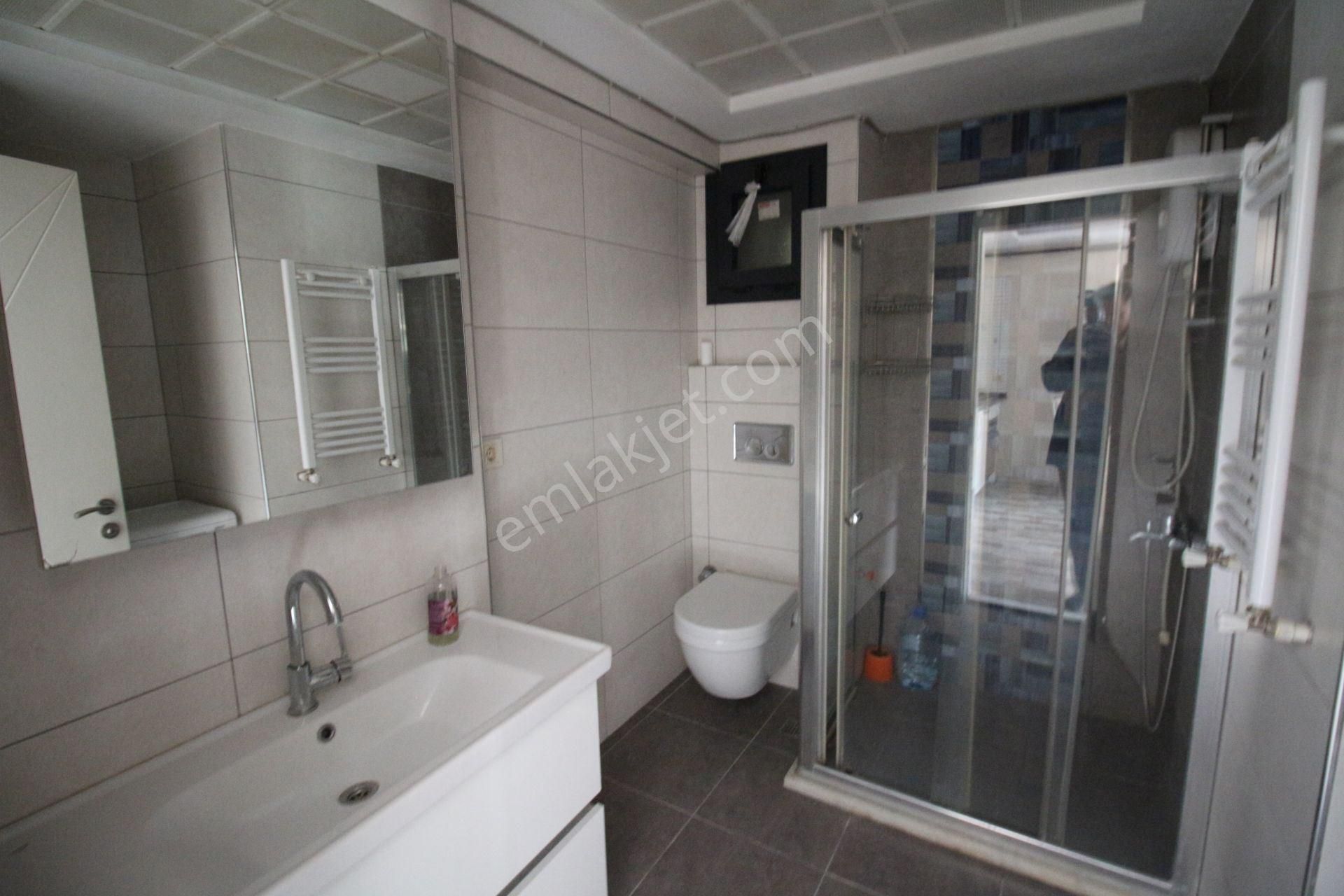 İkçü Yakını Yeni Binada Asansörlü,otoparklı,d.gazlı Eşyalı 1+1 Daire. - Görsel 12