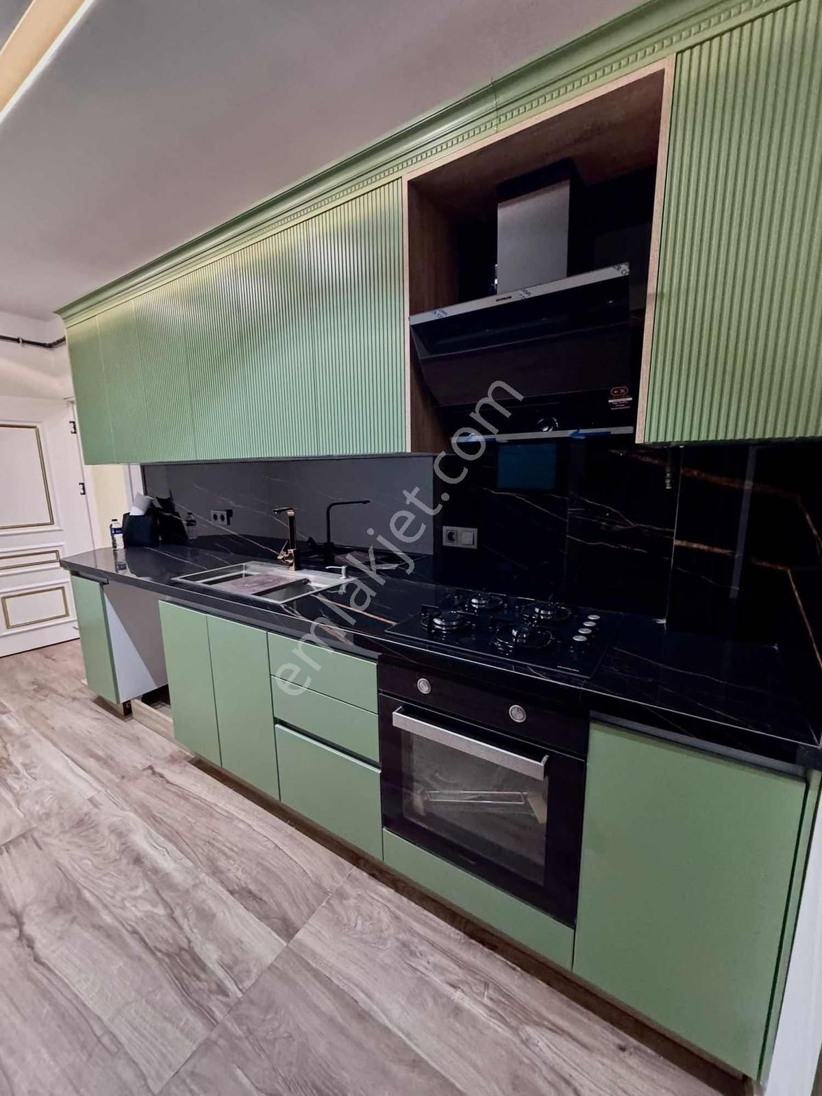 Engin Erdem'den 'küçükçekmece'de' Manzaralı 2 + 1 Sıfır Daıre