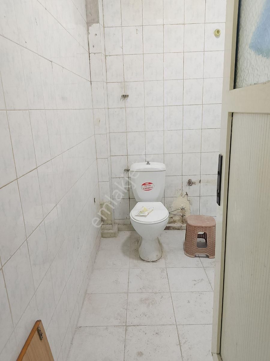 Yedikule Caddesi'nde 3 Katlı 240 Mt Komple Bina 65.000 - Görsel 22